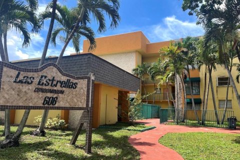 Condo à Hialeah, Floride, 1 chambre  № 2006851