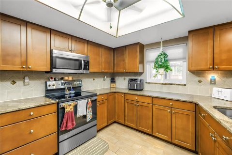 House in Largo, Florida 3 bedrooms, 140.28 sq.m. № 1821072 - photo 9
