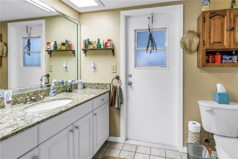 House in Largo, Florida 3 bedrooms, 140.28 sq.m. № 1821072 - photo 19
