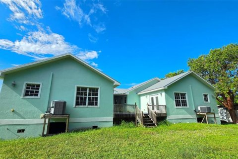 Immobilier commercial à vendre à Chokoloskee, Floride: 5 chambres, 267.56 m2 № 2351677 - photo 23