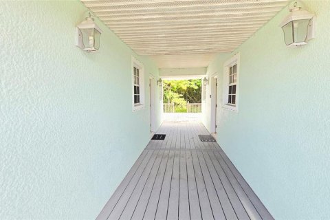 Immobilier commercial à vendre à Chokoloskee, Floride: 5 chambres, 267.56 m2 № 2351677 - photo 2