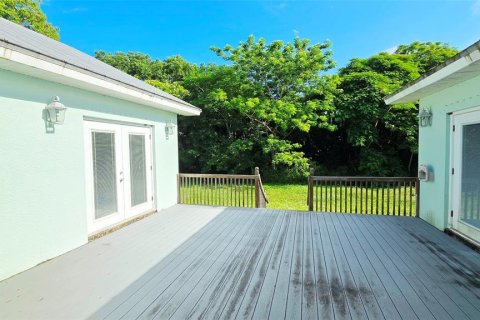 Immobilier commercial à vendre à Chokoloskee, Floride: 5 chambres, 267.56 m2 № 2351677 - photo 3
