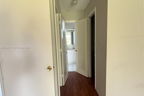 Copropriété à louer à Hollywood, Floride: 1 chambre, 65.31 m2 № 2252961 - photo 13