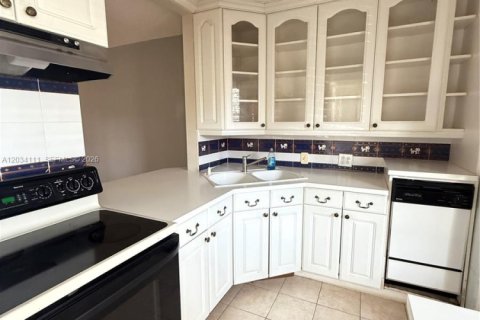 Copropriété à louer à Hollywood, Floride: 1 chambre, 65.31 m2 № 2252961 - photo 3