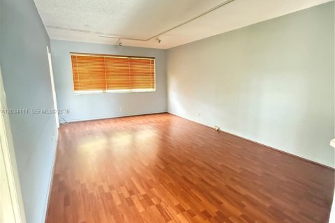 Copropriété à louer à Hollywood, Floride: 1 chambre, 65.31 m2 № 2252961 - photo 5