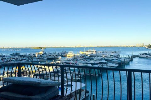 Condominio en alquiler en Miami, Florida, 37.16 m2 № 2031875 - foto 7