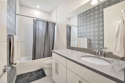 Adosado en venta en Hollywood, Florida, 3 dormitorios, 145.02 m2 № 1774152 - foto 28
