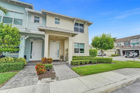 Adosado en venta en Hollywood, Florida, 3 dormitorios, 145.02 m2 № 1774152 - foto 3