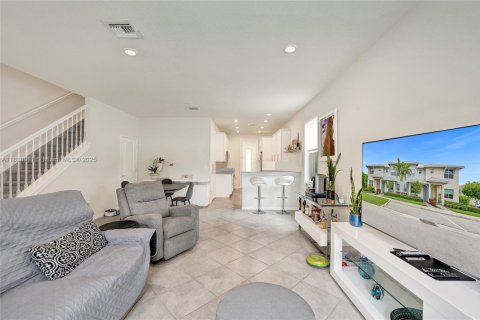 Adosado en venta en Hollywood, Florida, 3 dormitorios, 145.02 m2 № 1774152 - foto 13