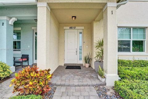 Adosado en venta en Hollywood, Florida, 3 dormitorios, 145.02 m2 № 1774152 - foto 4