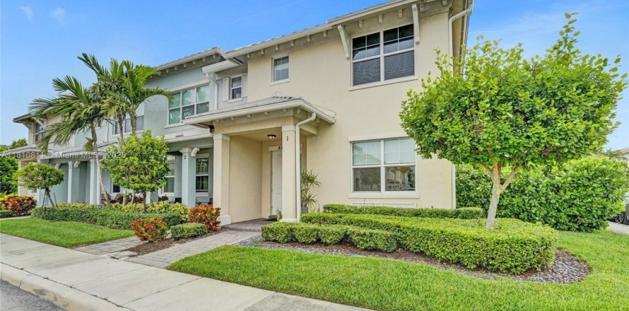 Adosado en Hollywood, Florida 3 dormitorios, 145.02 m2 № 1774152