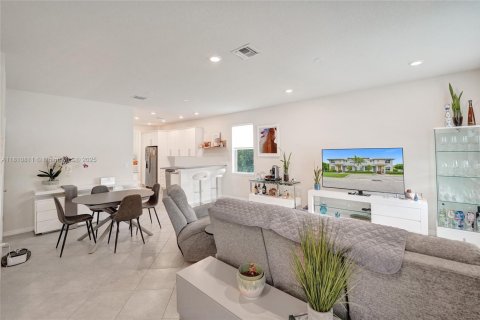 Adosado en venta en Hollywood, Florida, 3 dormitorios, 145.02 m2 № 1774152 - foto 11