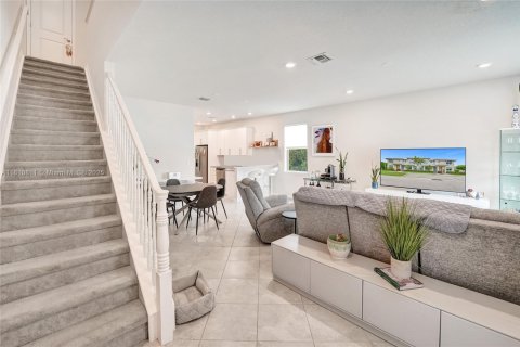 Adosado en venta en Hollywood, Florida, 3 dormitorios, 145.02 m2 № 1774152 - foto 9