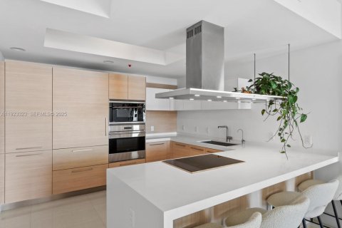 Condominio en venta en North Miami Beach, Florida, 2 dormitorios, 167.32 m2 № 1983638 - foto 9