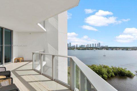 Condominio en venta en North Miami Beach, Florida, 2 dormitorios, 167.32 m2 № 1983638 - foto 25