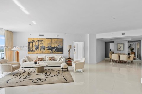 Condominio en venta en North Miami Beach, Florida, 2 dormitorios, 167.32 m2 № 1983638 - foto 8