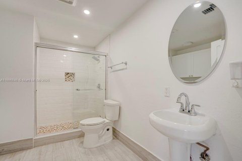 Villa ou maison à louer à Hollywood, Floride: 3 chambres, 142.88 m2 № 1977327 - photo 8