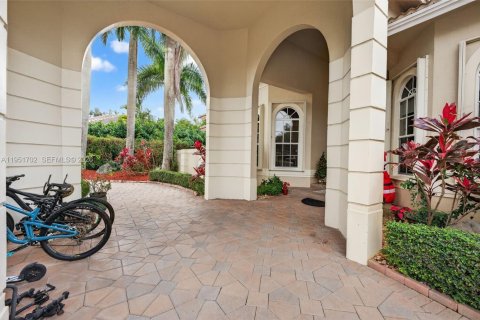 Купить виллу или дом в Уэстон, Флорида 5 спален, 414.72м2, № 2006052 - фото 5