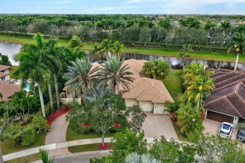 Купить виллу или дом в Уэстон, Флорида 5 спален, 414.72м2, № 2006052 - фото 2