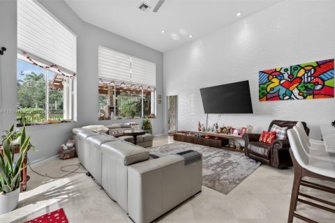 Купить виллу или дом в Уэстон, Флорида 5 спален, 414.72м2, № 2006052 - фото 18