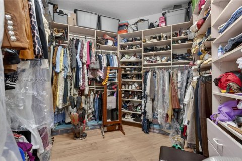 Купить виллу или дом в Уэстон, Флорида 5 спален, 414.72м2, № 2006052 - фото 25