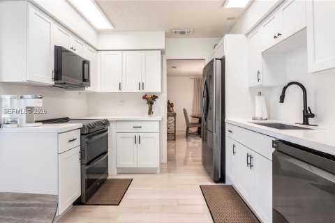 Купить виллу или дом в Корал-Спрингс, Флорида 3 спальни, 152.64м2, № 2055338 - фото 10