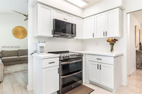 Купить виллу или дом в Корал-Спрингс, Флорида 3 спальни, 152.64м2, № 2055338 - фото 9