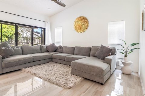 Купить виллу или дом в Корал-Спрингс, Флорида 3 спальни, 152.64м2, № 2055338 - фото 15