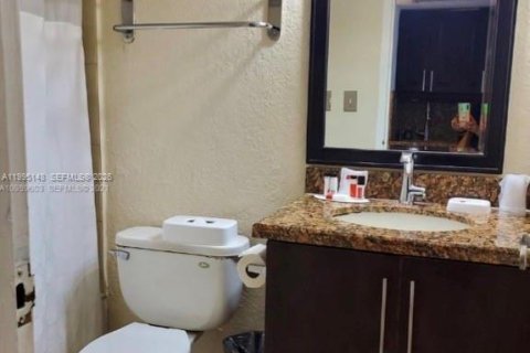 Condo in Sunny Isles Beach, Florida  № 2054160 - photo 8