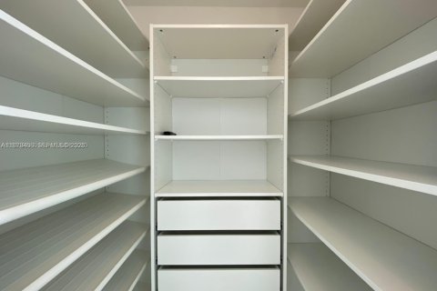 Copropriété à vendre à Miami, Floride: 1 chambre, 69.31 m2 № 2046234 - photo 8