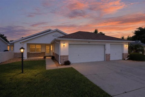 Casa en Ocala, Florida 3 dormitorios, 254.55 m2 № 2397005