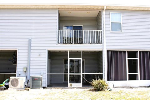 Townhouse in Temple Terrace, Florida 2 bedrooms, 145.02 sq.m. № 2133328 - photo 2
