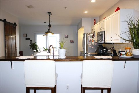 Townhouse in Temple Terrace, Florida 2 bedrooms, 145.02 sq.m. № 2133328 - photo 20