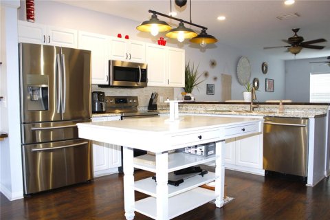 Townhouse in Temple Terrace, Florida 2 bedrooms, 145.02 sq.m. № 2133328 - photo 17