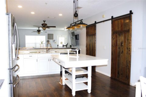 Townhouse in Temple Terrace, Florida 2 bedrooms, 145.02 sq.m. № 2133328 - photo 14