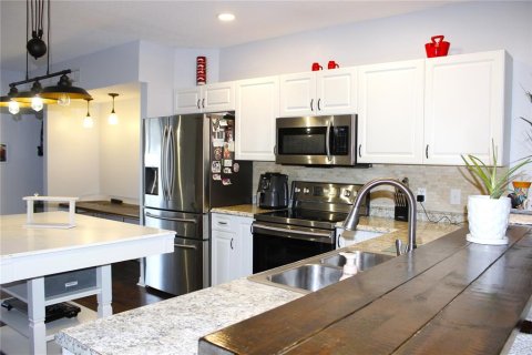 Townhouse in Temple Terrace, Florida 2 bedrooms, 145.02 sq.m. № 2133328 - photo 19