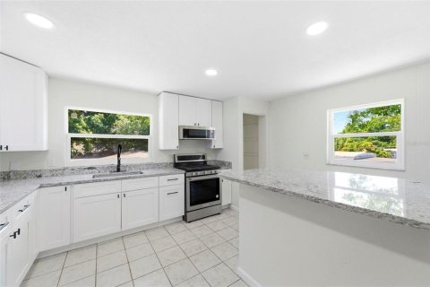 Immobilier commercial à vendre à Saint Petersburg, Floride: 10 chambres, 390 m2 № 2330248 - photo 15
