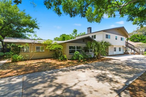 Immobilier commercial à Saint Petersburg, Floride 10 chambres, 390 m2 № 2330248
