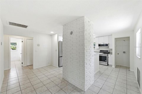 Immobilier commercial à vendre à Saint Petersburg, Floride: 10 chambres, 390 m2 № 2330248 - photo 12