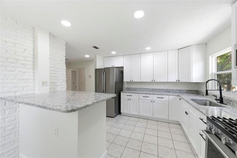 Immobilier commercial à vendre à Saint Petersburg, Floride: 10 chambres, 390 m2 № 2330248 - photo 17