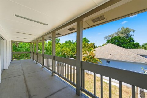 Immobilier commercial à vendre à Saint Petersburg, Floride: 10 chambres, 390 m2 № 2330248 - photo 5