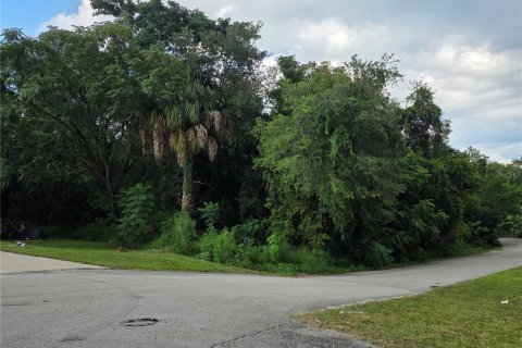Propiedad comercial en venta en Altamonte Springs, Florida, 153.57 m2 № 1908463 - foto 2