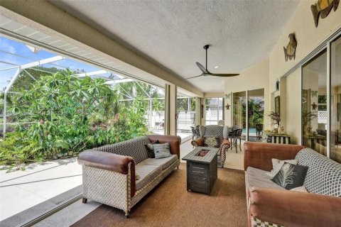 House in Port St. Lucie, Florida 4 bedrooms, 232.53 sq.m. № 2186321 - photo 11