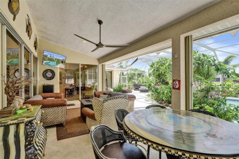 House in Port St. Lucie, Florida 4 bedrooms, 232.53 sq.m. № 2186321 - photo 12