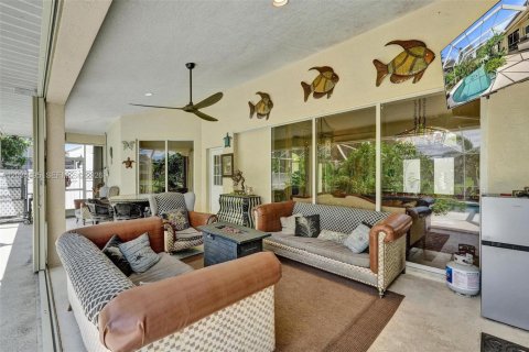 House in Port St. Lucie, Florida 4 bedrooms, 232.53 sq.m. № 2186321 - photo 14