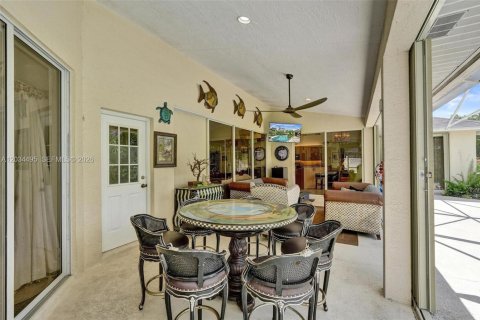 House in Port St. Lucie, Florida 4 bedrooms, 232.53 sq.m. № 2186321 - photo 13