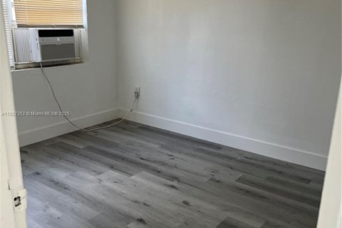 Apartamento en alquiler en Miami, Florida, 1 dormitorio, 46.45 m2 № 1798814 - foto 6