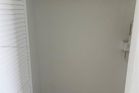 Apartamento en alquiler en Miami, Florida, 1 dormitorio, 46.45 m2 № 1798814 - foto 7
