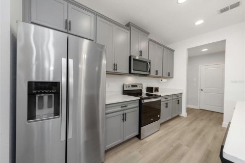 Touwnhouse à vendre à Tampa, Floride: 3 chambres, 214.33 m2 № 2232227 - photo 16