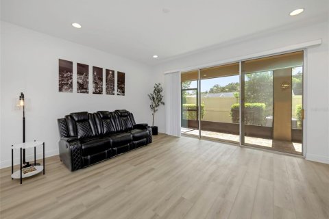 Touwnhouse à vendre à Tampa, Floride: 3 chambres, 214.33 m2 № 2232227 - photo 24
